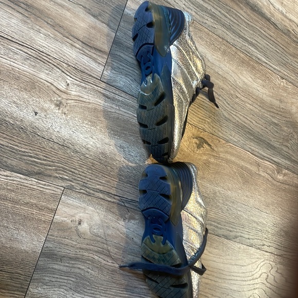 Chanel Leather Low Top Chunky Sneakers
From the Summer 2016 Collection - Picture 4 of 7